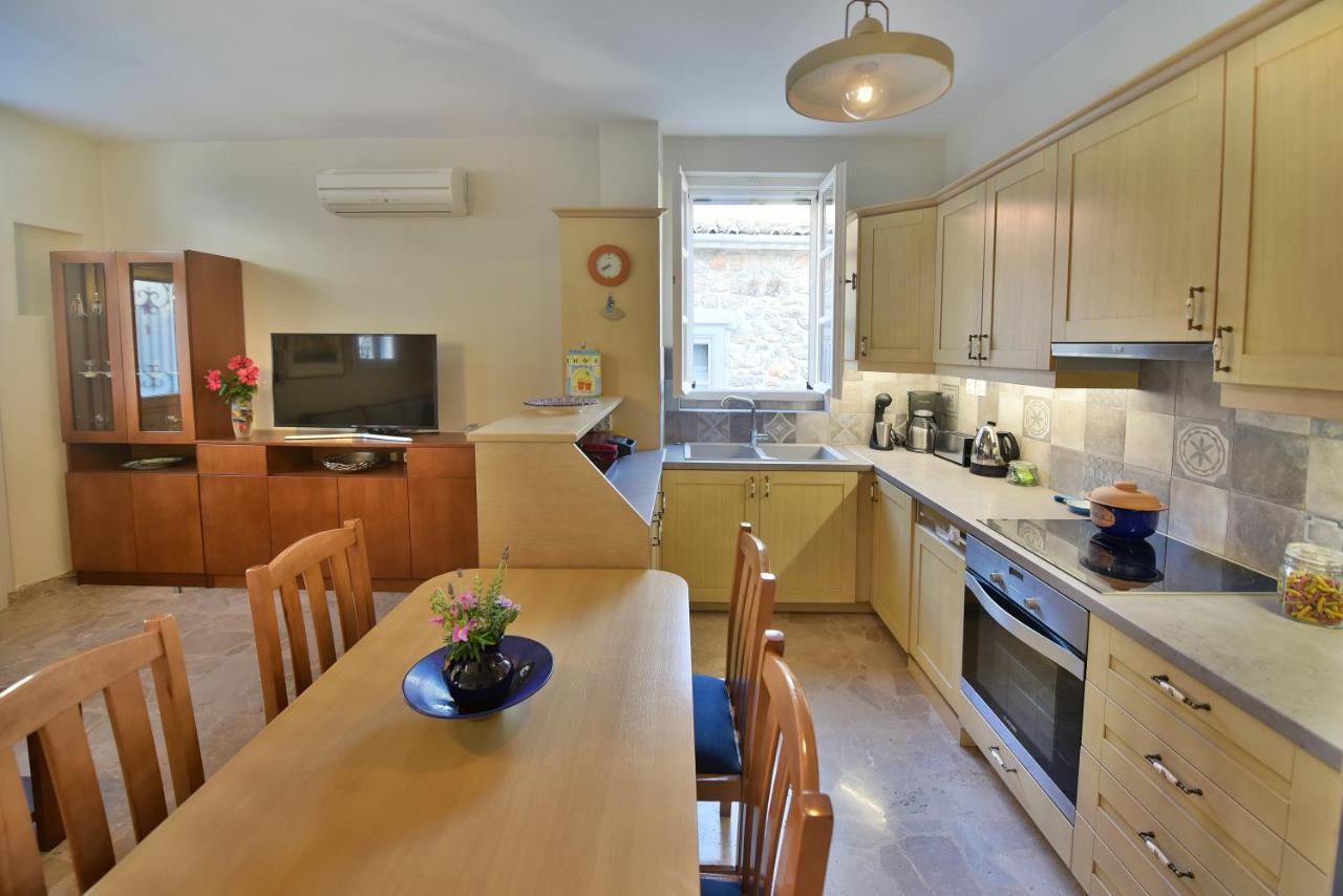 Feel At Home - Family House In Hydra Extérieur photo