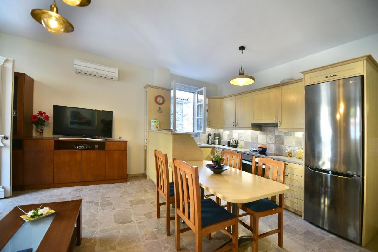 Feel At Home - Family House In Hydra Extérieur photo